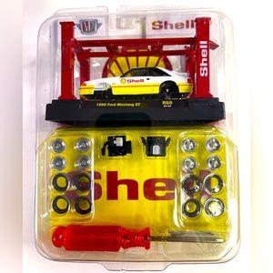 M2 Machines MODEL-KIT SHELL 1988 FORD MUSTANG GT